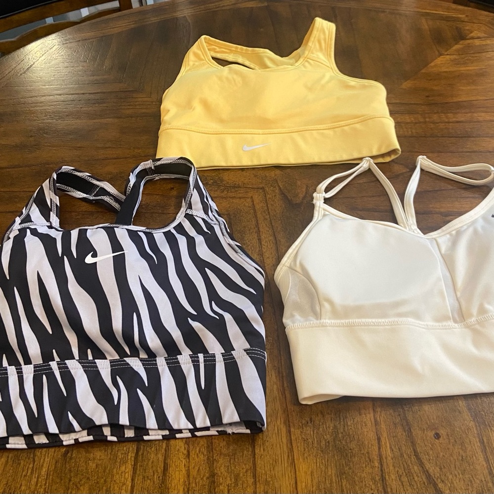 3 pair of Nike spirts bra , size small